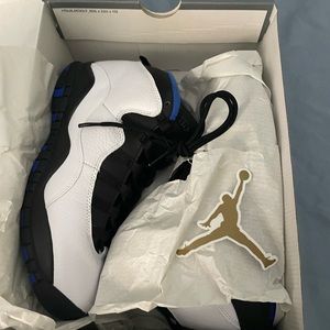 Jordan Retro 10 white/blue/blk 6.5 big kids